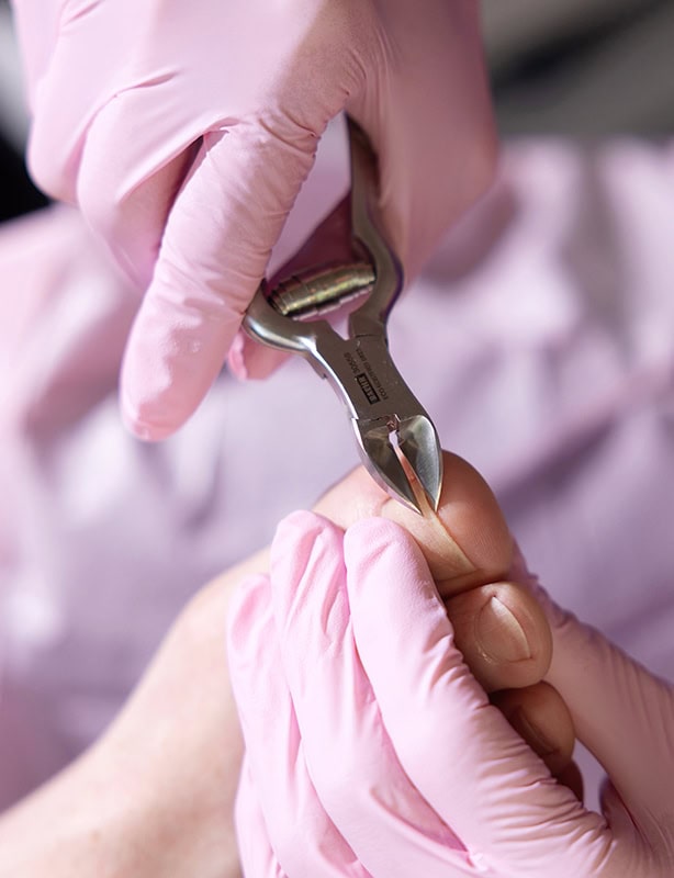 podologin rueti naegel kuerzen